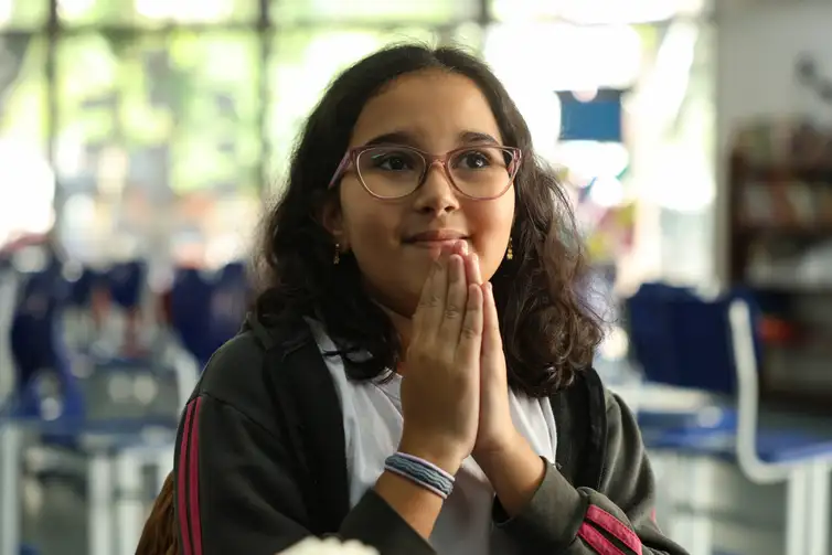 Tomaz Silva/Agência Brasil Rio de Janeiro (RJ), 04/06/2025 – A estudante do quinto ano no Centro Integrado de Educação Pública CIEP 001, Branca Alexandra Araújo Trajano durante entrevista à Agência Brasil, na escola, no Catete, na zona sul da capital fluminense. Foto: Tomaz Silva/Agência Brasil