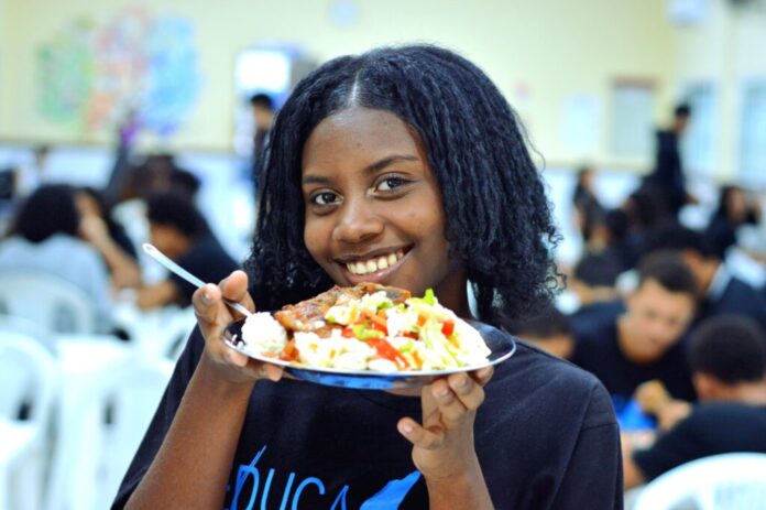 Seduc-garante-alimentacao-escolar-de-qualidade-para-mais-de-320.jpg