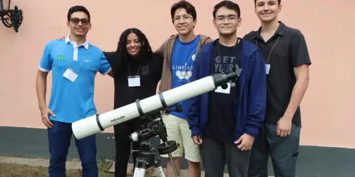 Cinco estudantes brasileiros participam da Olimpíada de Astronomia no Vietnã